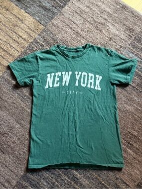 Green "New York City" Graphic T-Shirt -kids size Large